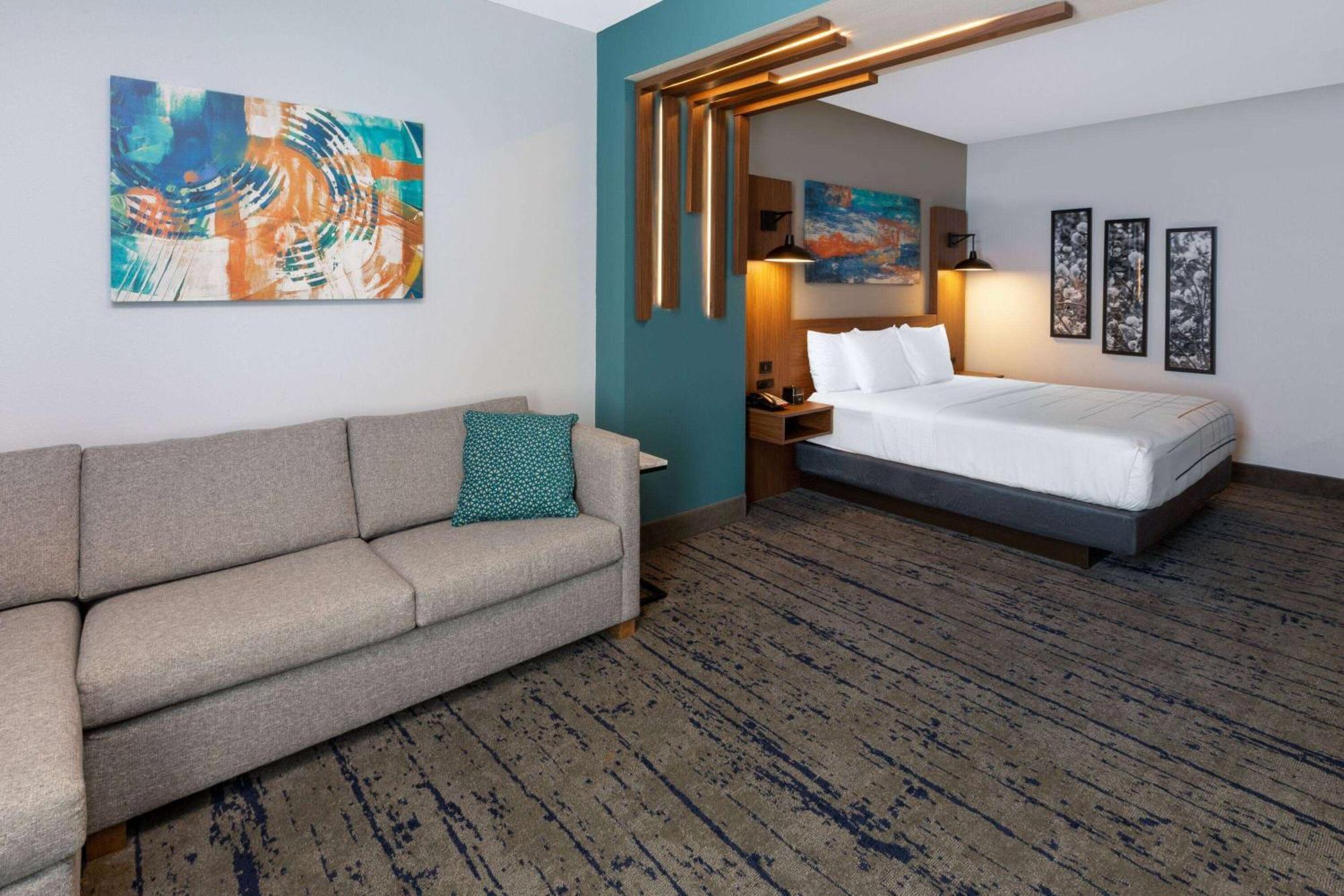 La Quinta Inn & Suites By Wyndham Dallas - Frisco Stadium Dış mekan fotoğraf